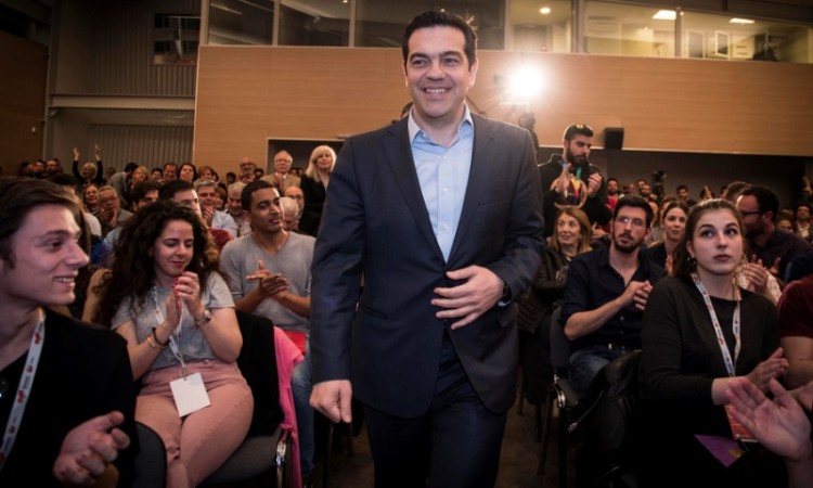 Επίδομα για πρώτο και δεύτερο παιδί εξήγγειλε ο Τσίπρας