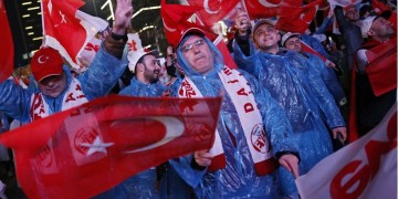 Στο 51,34% το «ναι» μετά την καταμέτρηση του 99% των ψήφων