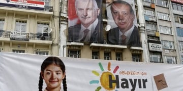 Επικράτηση του «Όχι» δείχνει νέα δημοσκόπηση στην Τουρκία