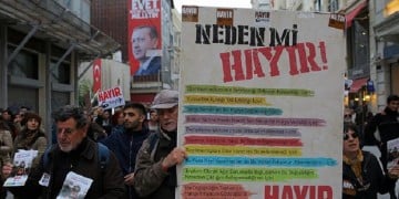 Πανικός στο στρατόπεδο Ερντογάν – Στον αέρα το δημοψήφισμα