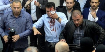 Καζάνι που βράζει τα Σκόπια: Βίαια επεισόδια και πολιτική αβεβαιότητα