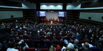 Ο Ερντογάν επιστρέφει στο ΑΚΡ μετά από 979 μέρες