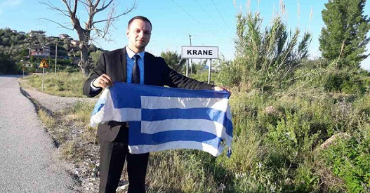 Αλβανικών προκλήσεων συνέχεια – Έκαψαν ελληνική σημαία και βεβήλωσαν μνημείο (βίντεο)