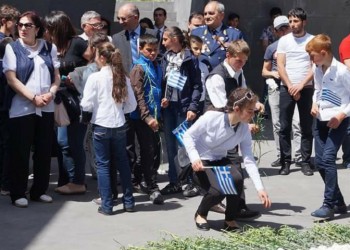 Η ελληνική παροικία της Αρμενίας τίμησε τα θύματα της Γενοκτονίας των Ποντίων (φωτο)
