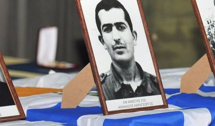 Στη γενέθλια γη των Τρικάλων τα λείψανα του ήρωα της ΕΛΔΥΚ Αθανάσιου Καραγεώργου (βίντεο)