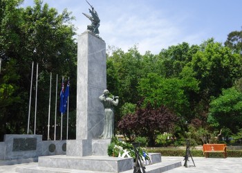 Τιμήθηκε η 76η επέτειος από τη Μάχη της Κρήτης