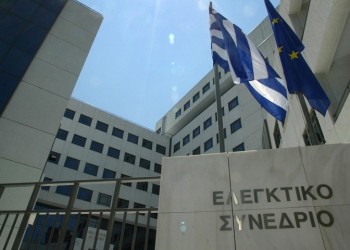 Στον αέρα χιλιάδες συμβασιούχοι που καλούνται να επιστρέψουν δεδουλευμένα