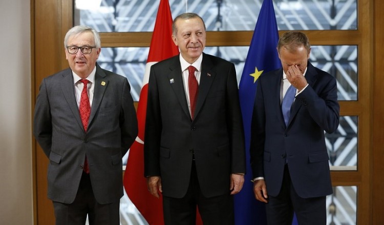 Θέμα ανθρωπίνων δικαιωμάτων στην Τουρκία έθεσαν στον Ερντογάν οι Γιούνκερ και Τουσκ
