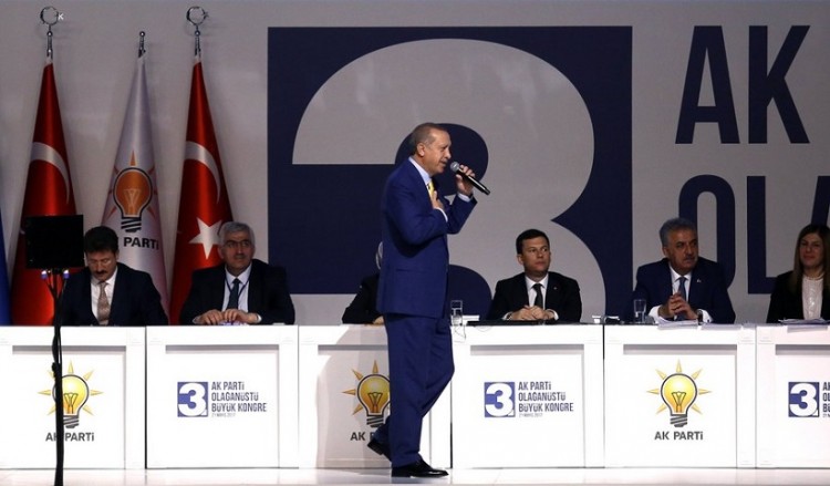Επανεξελέγη στην ηγεσία του ΑΚΡ ο Ερντογάν