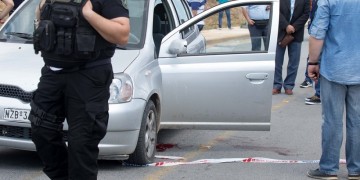 Διασωληνωμένος ο τσιγγάνος που έκλεψε όπλο αστυνομικού και αυτοπυροβολήθηκε