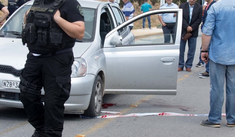 Διασωληνωμένος ο τσιγγάνος που έκλεψε όπλο αστυνομικού και αυτοπυροβολήθηκε