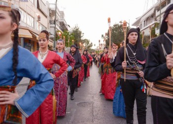 Ο ποντιακός πολιτισμός έλαμψε στο χορό του «Φάρου» Αγίας Βαρβάρας (φωτο, βίντεο)