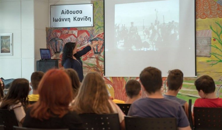 Εκπαιδευτική επίσκεψη σχολείου στο «Φάρο» Αγίας Βαρβάρας (φωτο)