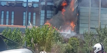 Φωτιά σε κλαμπ στην καρδιά της Αθήνας