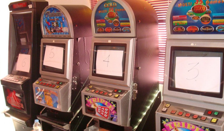 Μπαράζ συλλήψεων και κατασχέσεων για παράνομο τζόγο σε Αθήνα και Θεσσαλονίκη