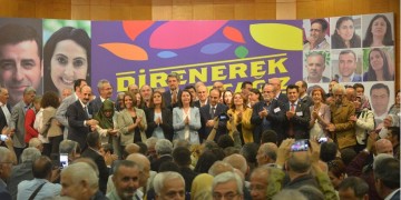 Το HDP αντικαθιστά την φυλακισμένη του ηγέτιδα