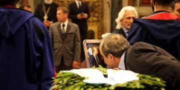 Η εξόδιος ακολουθία του Κωνσταντίνου Μητσοτάκη στη Μητρόπολη Αθηνών (φωτο)