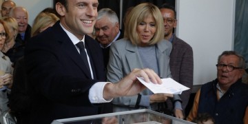 Τη Δευτέρα η πρώτη συνάντηση Μέρκελ-Μακρόν