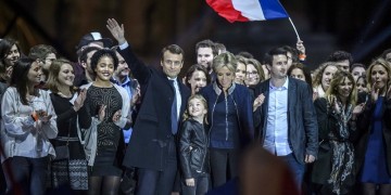 Ο 39χρονος Εμανουέλ Μακρόν στο τιμόνι της Γαλλίας με 66,06%