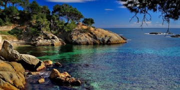 Η Μεσόγειος κινδυνεύει κάθε μέρα όλο και περισσότερο