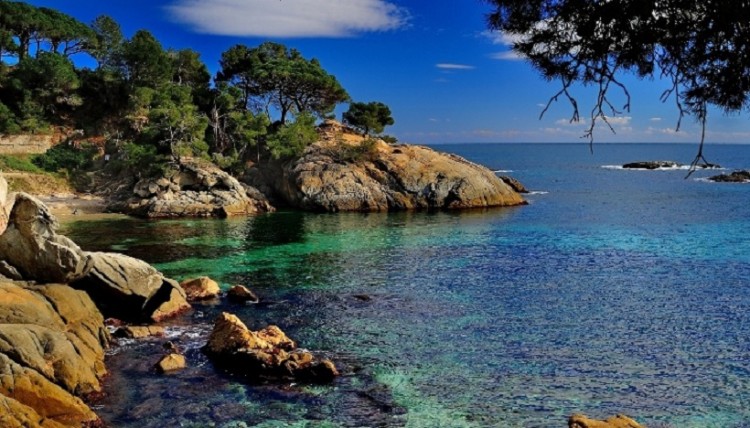 Η Μεσόγειος κινδυνεύει κάθε μέρα όλο και περισσότερο