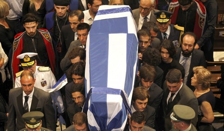 Σε κλίμα συγκίνησης το ύστατο χαίρε στον Κωνσταντίνο Μητσοτάκη