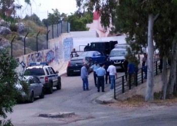 Τραυματισμένος ο ένοπλος που παραμένει ταμπουρωμένος στον ΟΚΑΝΑ Χανίων