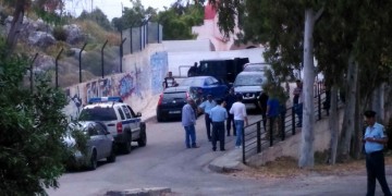 Τραυματισμένος ο ένοπλος που παραμένει ταμπουρωμένος στον ΟΚΑΝΑ Χανίων