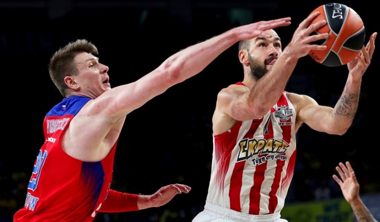 Ελληνοτουρκική μάχη στον τελικό της Ευρωλίγκας στην Πόλη