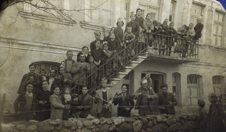 Χτίστηκε από Πόντιους πρόσφυγες και τώρα στεγάζει ΜΚΟ για πρόσφυγες