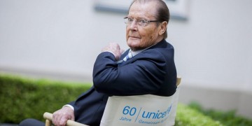 Απεβίωσε ο Ρότζερ Μουρ