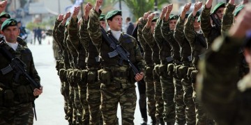 Τροπολογία ξεμπλοκάρει την προκαταβολή σύνταξης στους ένστολους