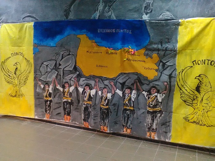 Μαθητές του 9ου Γυμνασίου Αχαρνών τίμησαν τα θύματα της Γενοκτονίας (βίντεο)