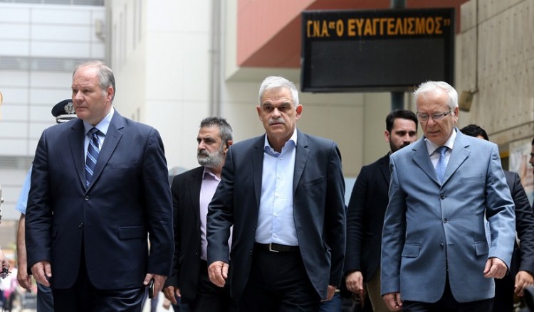 Με διεύθυνση από το Κολωνάκι ο φάκελος στον Παπαδήμο – Είχε ελεγχθεί στη Βουλή