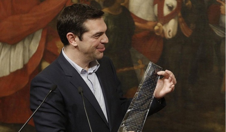 Τσίπρας: Ίσως βάλω και γραβάτα