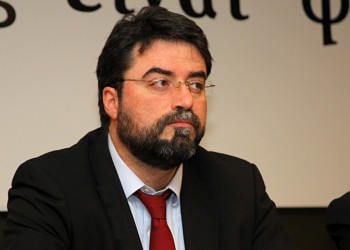 Βασίλης Οικονόμου κατά Ιβάν Σαββίδη