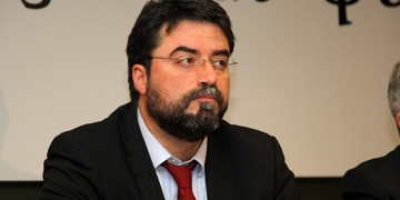 Βασίλης Οικονόμου κατά Ιβάν Σαββίδη