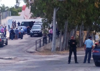 Μετά από 7 ώρες παραδόθηκε ο 45χρονος που είχε ταμπουρωθεί στον ΟΚΑΝΑ των Χανίων