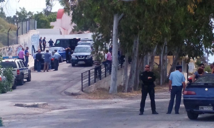 Μετά από 7 ώρες παραδόθηκε ο 45χρονος που είχε ταμπουρωθεί στον ΟΚΑΝΑ των Χανίων