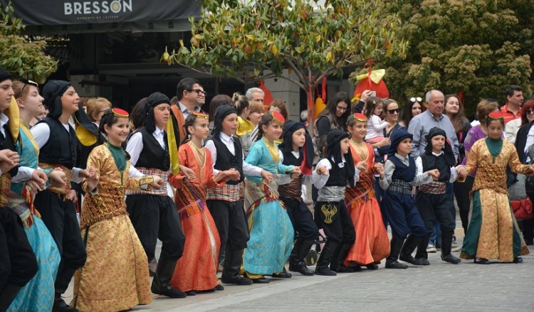 Ποντιακοί χοροί στις Σέρρες για την Παγκόσμια Ημέρα Χορού (φωτο, βίντεο)