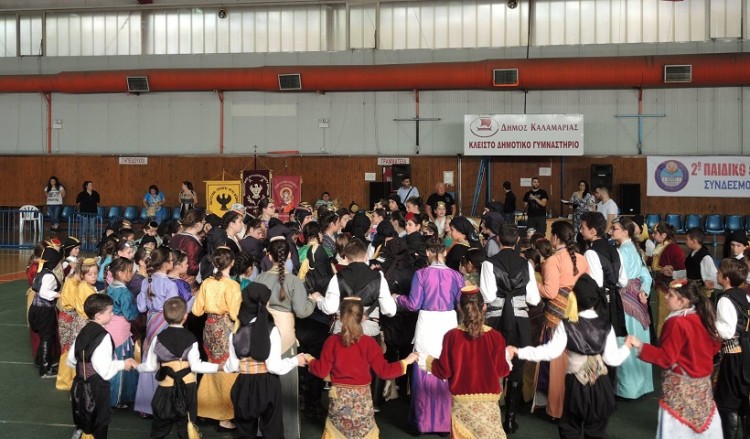 Οι 353.000 λόγοι του 2ου Παιδικού και Εφηβικού Φεστιβάλ Ποντιακών Χορών στη Θεσσαλονίκη (φωτο, βίντεο)