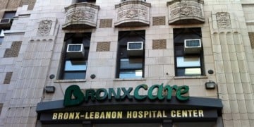 Ένοπλος άνοιξε πυρ σε νοσοκομείο της Νέας Υόρκης