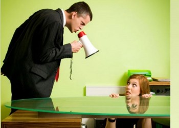Τρίτη στην Ευρώπη η Ελλάδα στο εργασιακό bullying