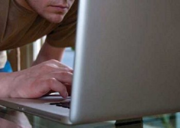Συνελήφθη 20χρονος με πορνογραφικό υλικό με ανήλικους