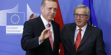 Αυστηρή προειδοποίηση Γιούνκερ στην Τουρκία για την επαναφορά της θανατικής ποινής