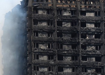 Βίντεο-ντοκουμέντο με εγκλωβισμένους στον φλεγόμενο πύργο του Λονδίνου