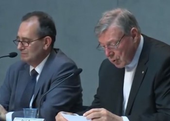 Για σεξουαλικά σκάνδαλα κατηγορείται το Νο3 του Βατικανού