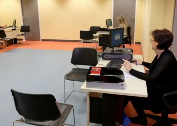 Τα γραφεία και οι βάρδιες στραγγίζουν τη βιταμίνη D των εργαζομένων