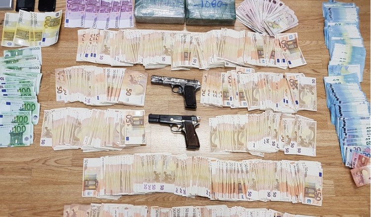 Λεία 40 εκατ. ευρώ από τη δράση δύο εγκληματικών οργανώσεων