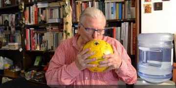 Πέθανε ο αγαπημένος ηθοποιός Κώστας Βουτσάς